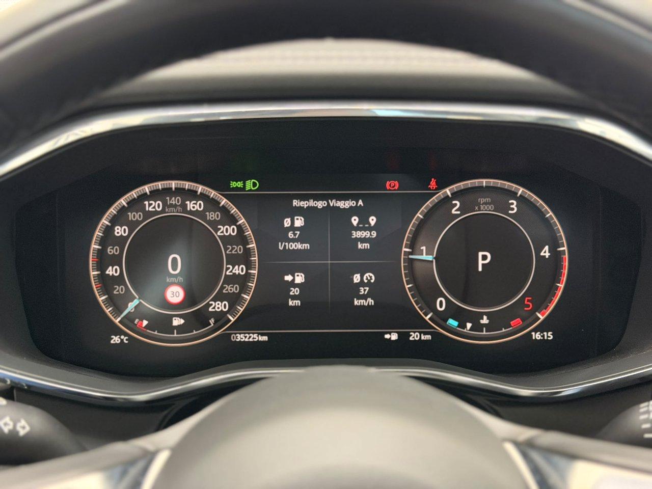 Jaguar F-Pace 2.0d i4 mhev R-Dynamic SE awd 204cv auto