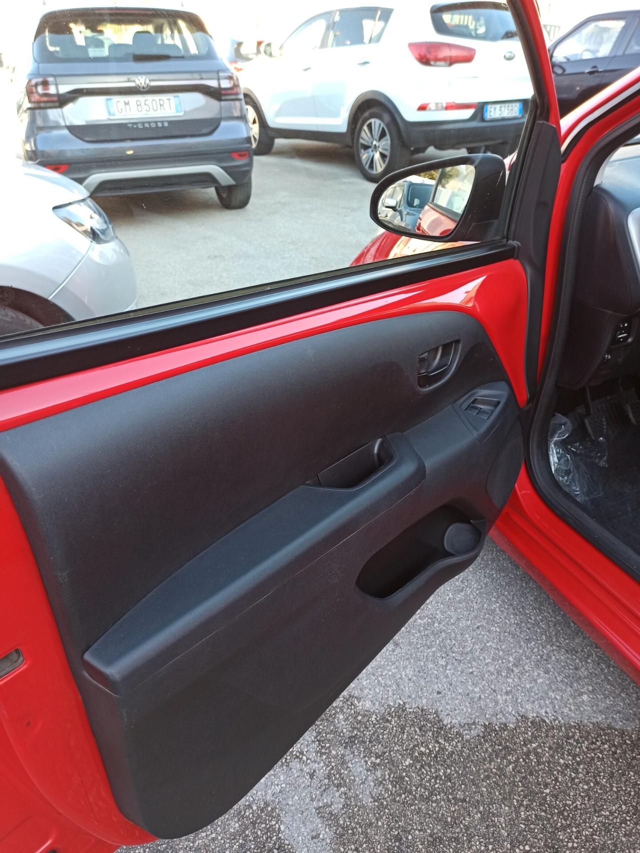 Toyota Aygo 1.0 VVT-i 69 CV 3 porte x-clusiv