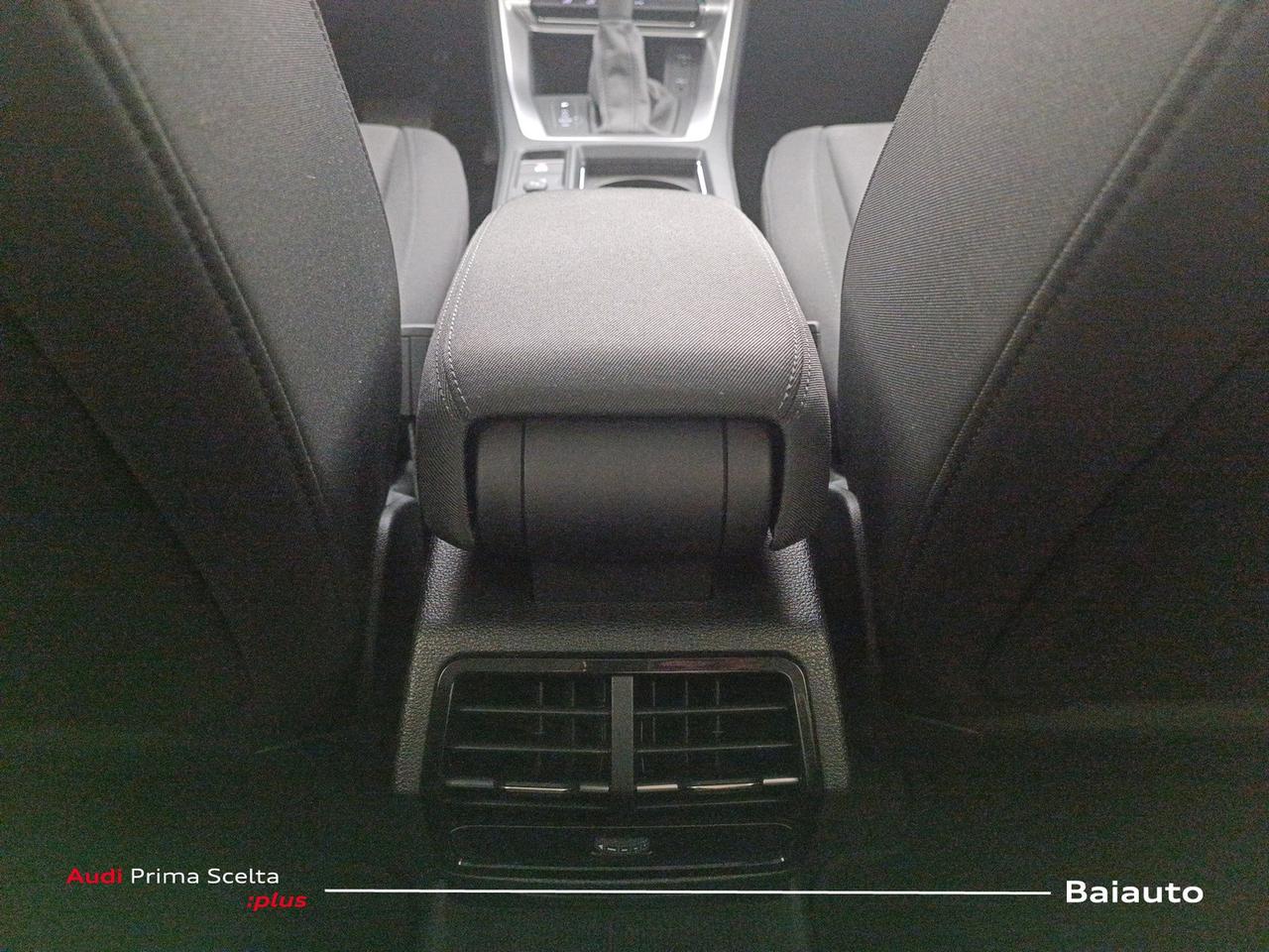 Audi Q3 35 2.0 tdi business advanced s tronic