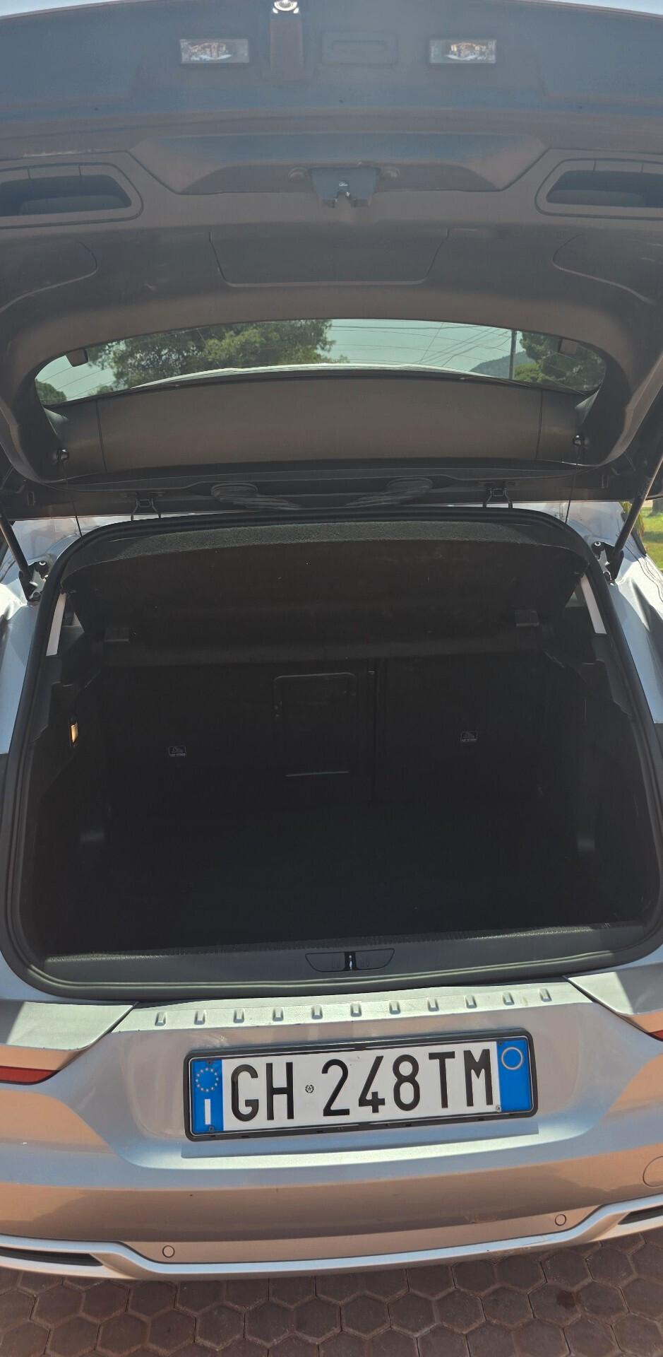 Opel Grandland 1.6 PHEV 224 CV Plug-In Hybrid Business Elegance – Efficienza e Comfort Premium