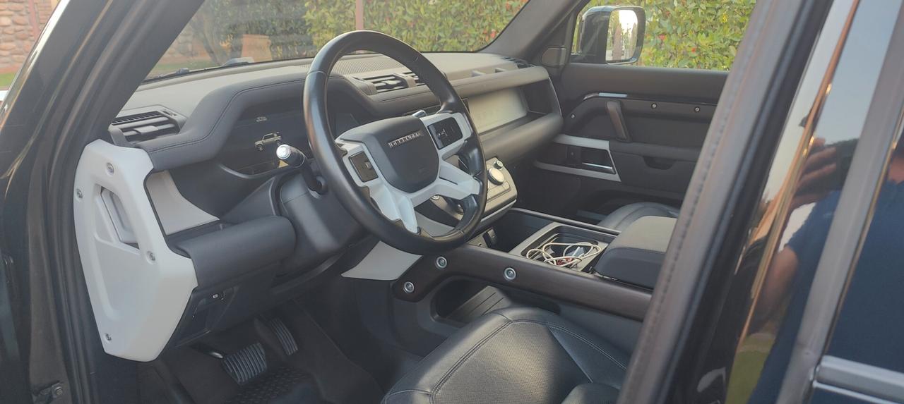 Land Rover Defender 110 3.0D Autocarro 5 posti 200 CV AWD SE