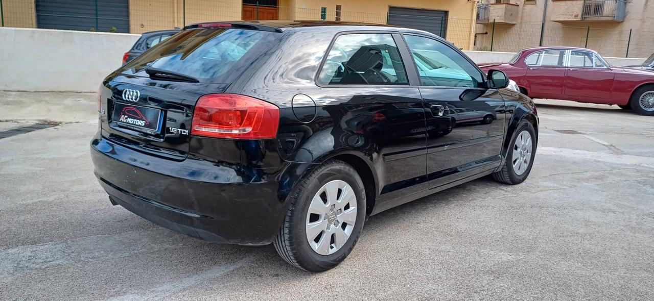 Audi A3 1.6 TDI 105 CV CR Ambiente