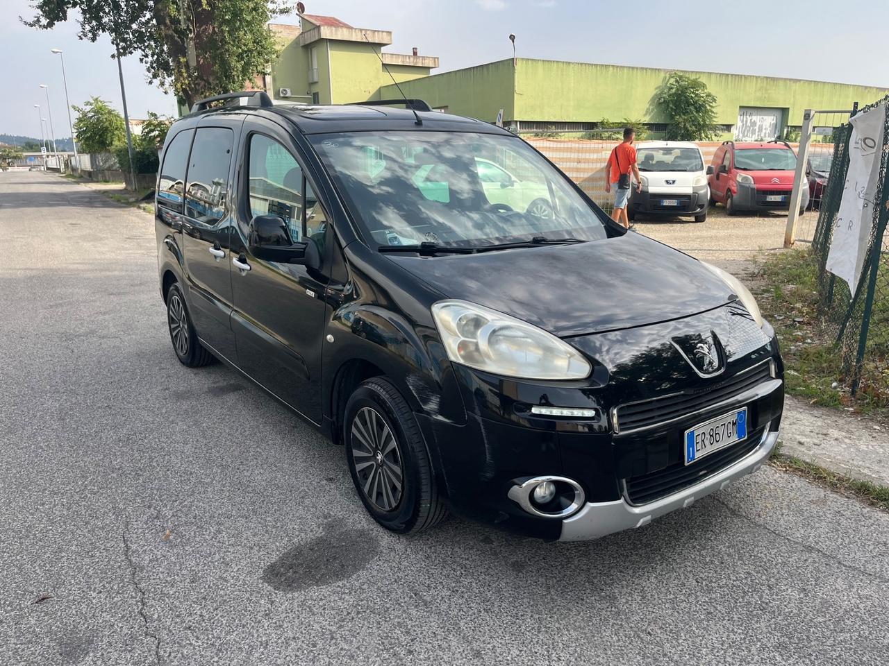 Peugeot Partner Tepee 1.6 HDi 92CV Outdoor 2013
