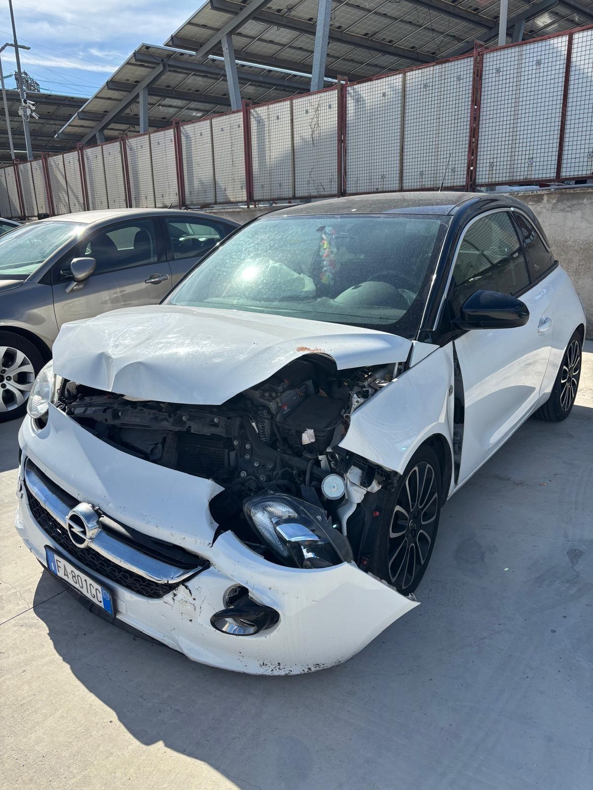Opel Adam Rocks 1.2 70 CV Air