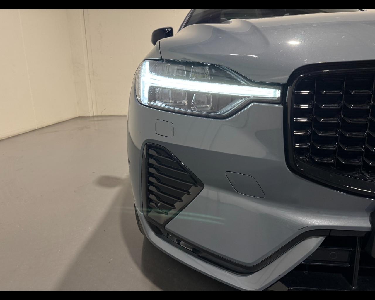 VOLVO XC60 B4 DIESEL AWD PLUS DARK AUTO