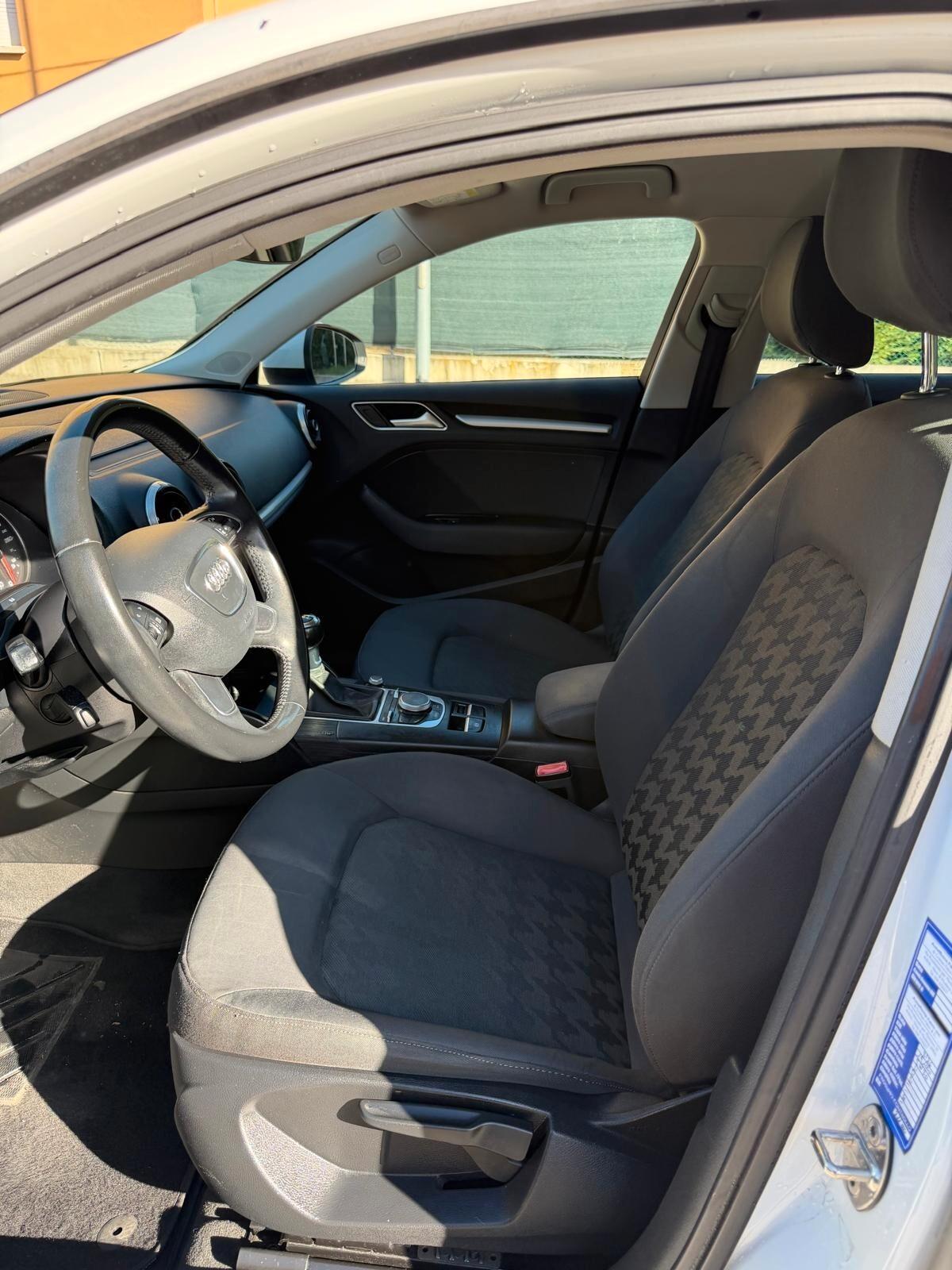 Audi A3 Sportback 1.6 TDI - NEOP. - NAV. - 12 MESI DI GARANZIA -
