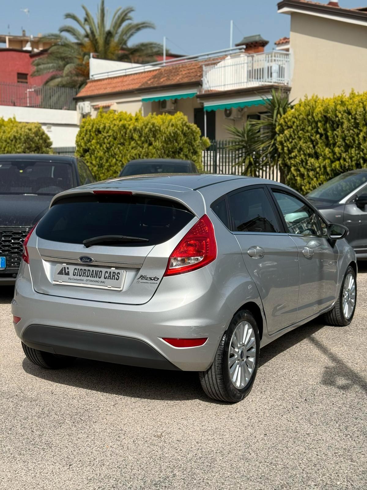 Ford Fiesta Titanium 5 porte benzina/gpl