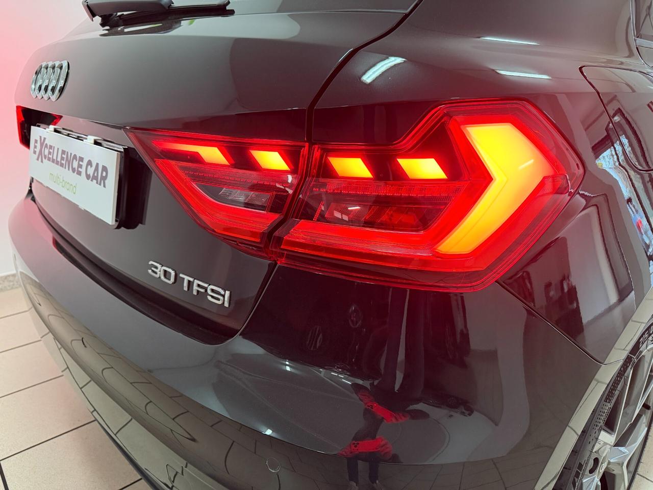 Audi A1 SPB 30 TFSI Identity Black 110CV LED/NAVI/17"