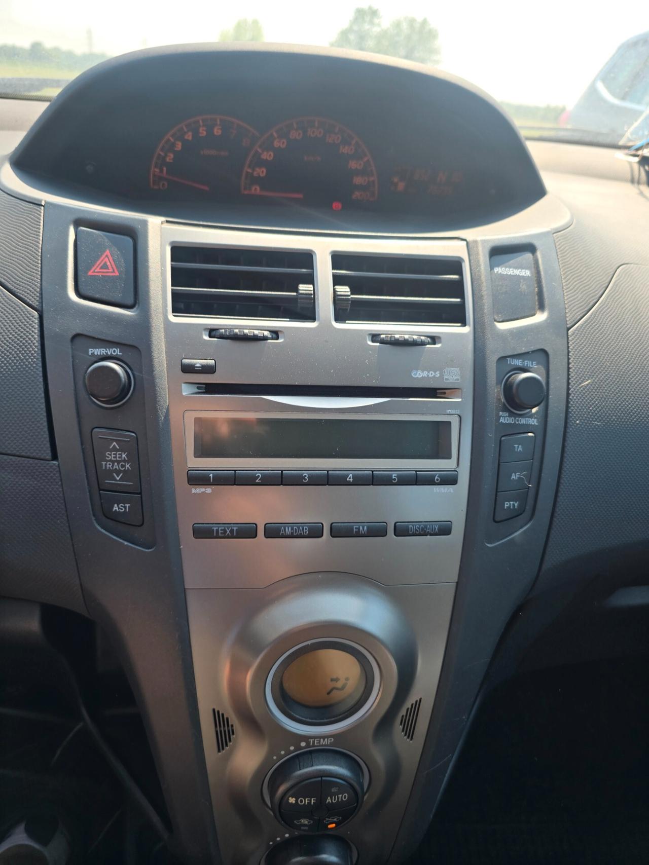 Toyota Yaris 1.3 5 porte M-MT Sol