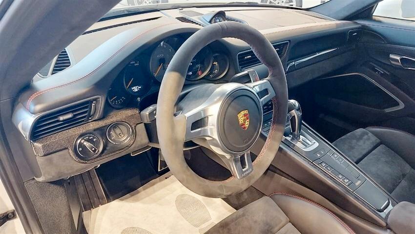Porsche 911 3.8 GT3