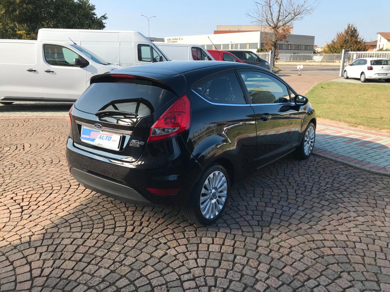 Ford Fiesta 1.2 16V 5p. Ghia GPL