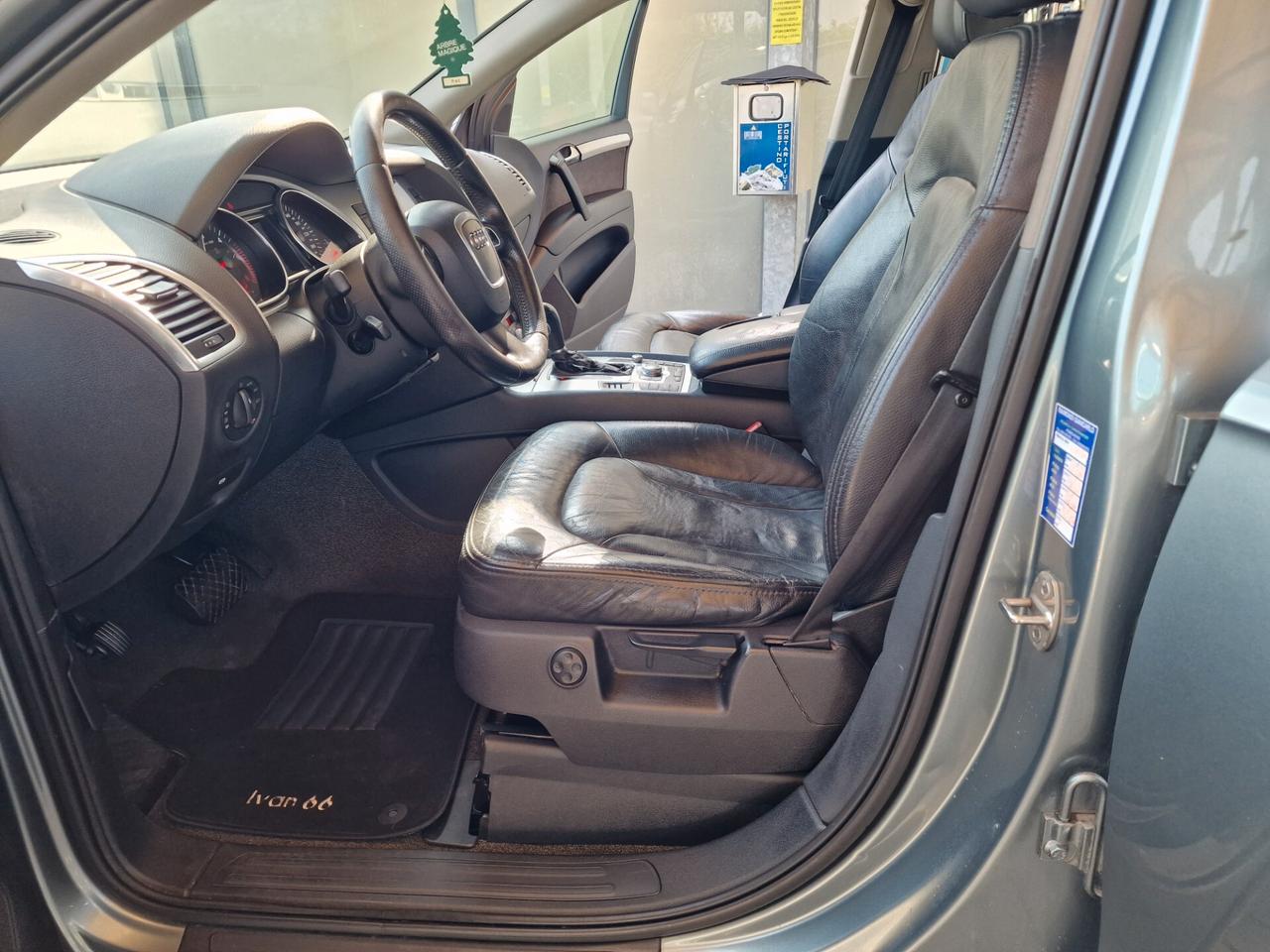 Audi Q7 3.0TDI TDI quattro tiptronic
