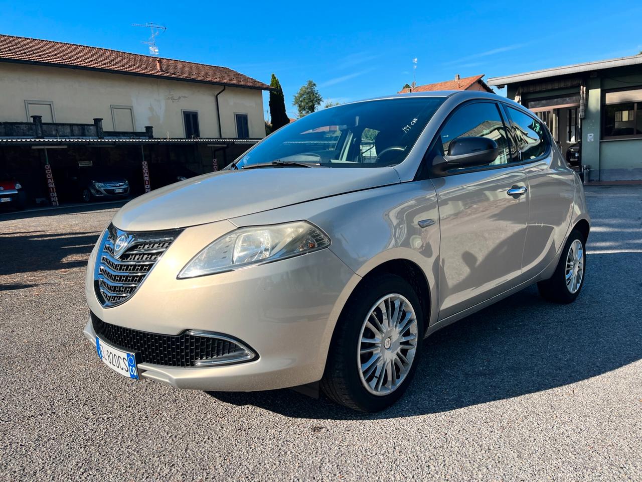 Lancia Ypsilon 1.2 69 CV 5 porte S&S Silver