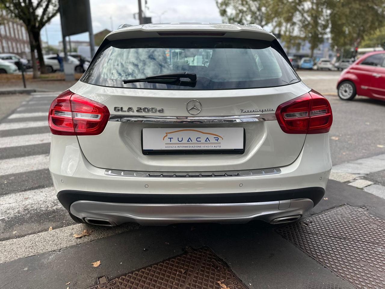 Mercedes-Benz GLA 200 Sport GLA 200 D