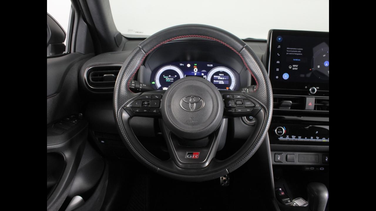 TOYOTA Yaris Cross 1.5 Hybrid 130 GR SPORT FWD e-CVT