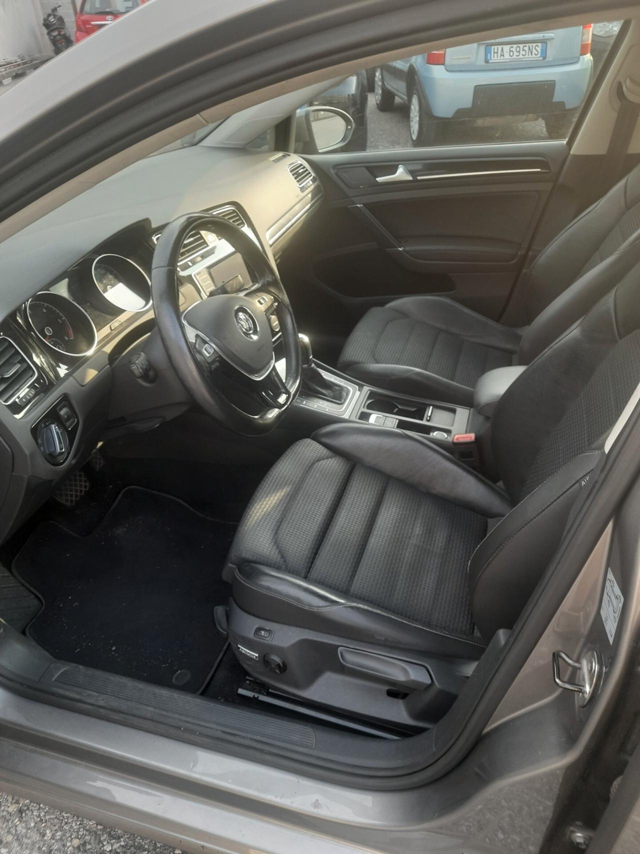Volkswagen Golf Business 1.6 TDI DSG 5p. Highline