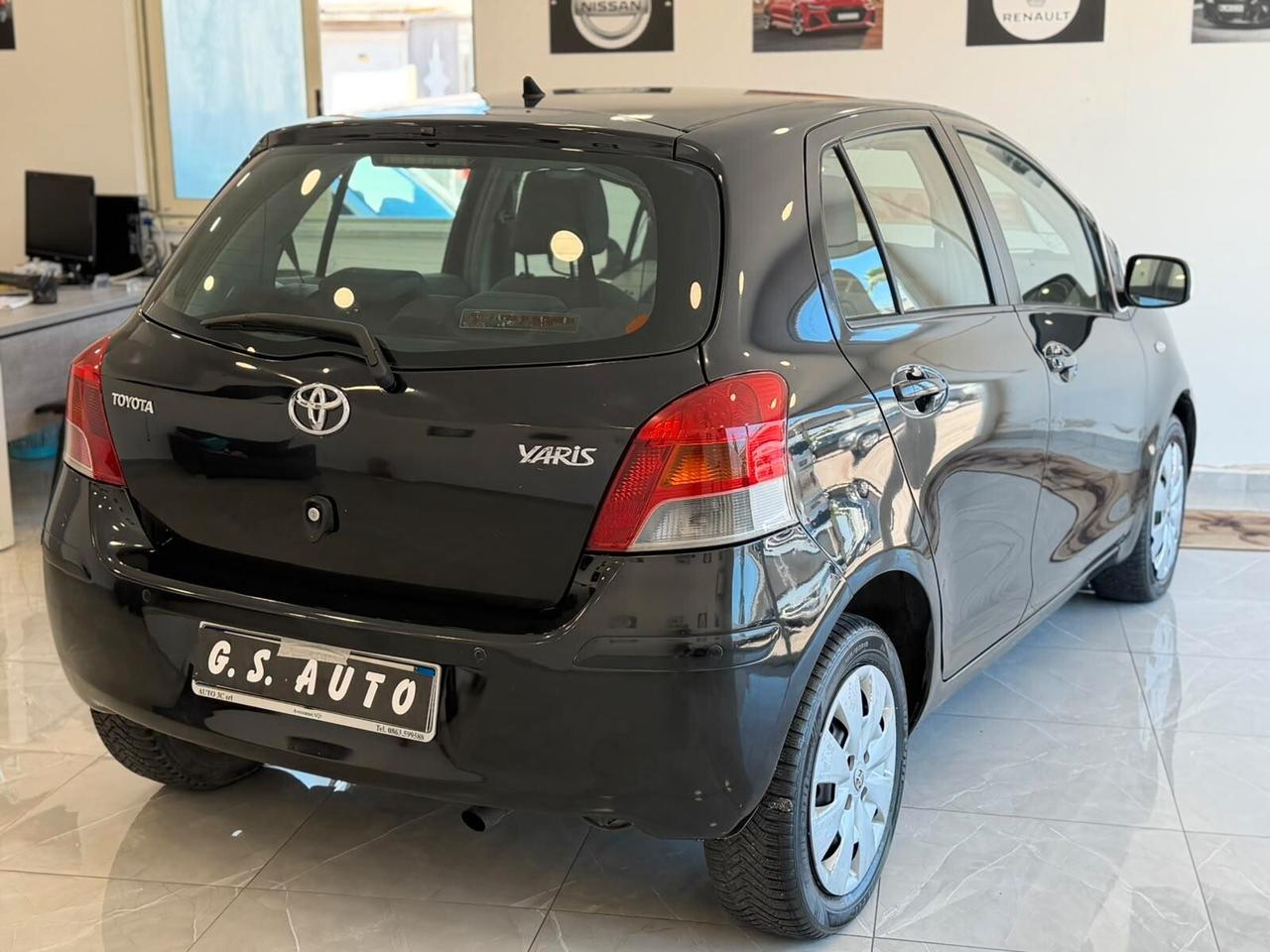 Toyota Yaris 1.3 5 porte benzina 2010