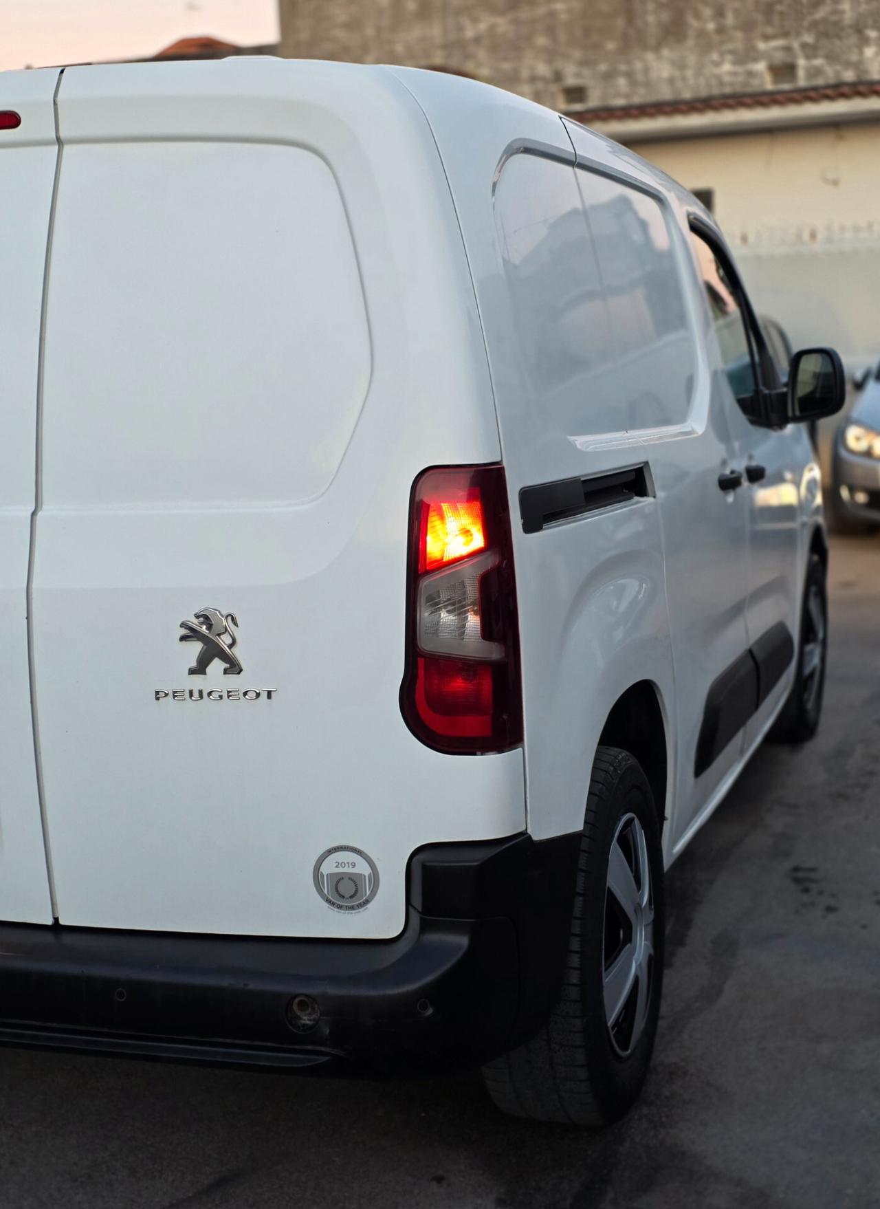 Peugeot Partner BlueHDi 100 S&S PC Furgone Pro