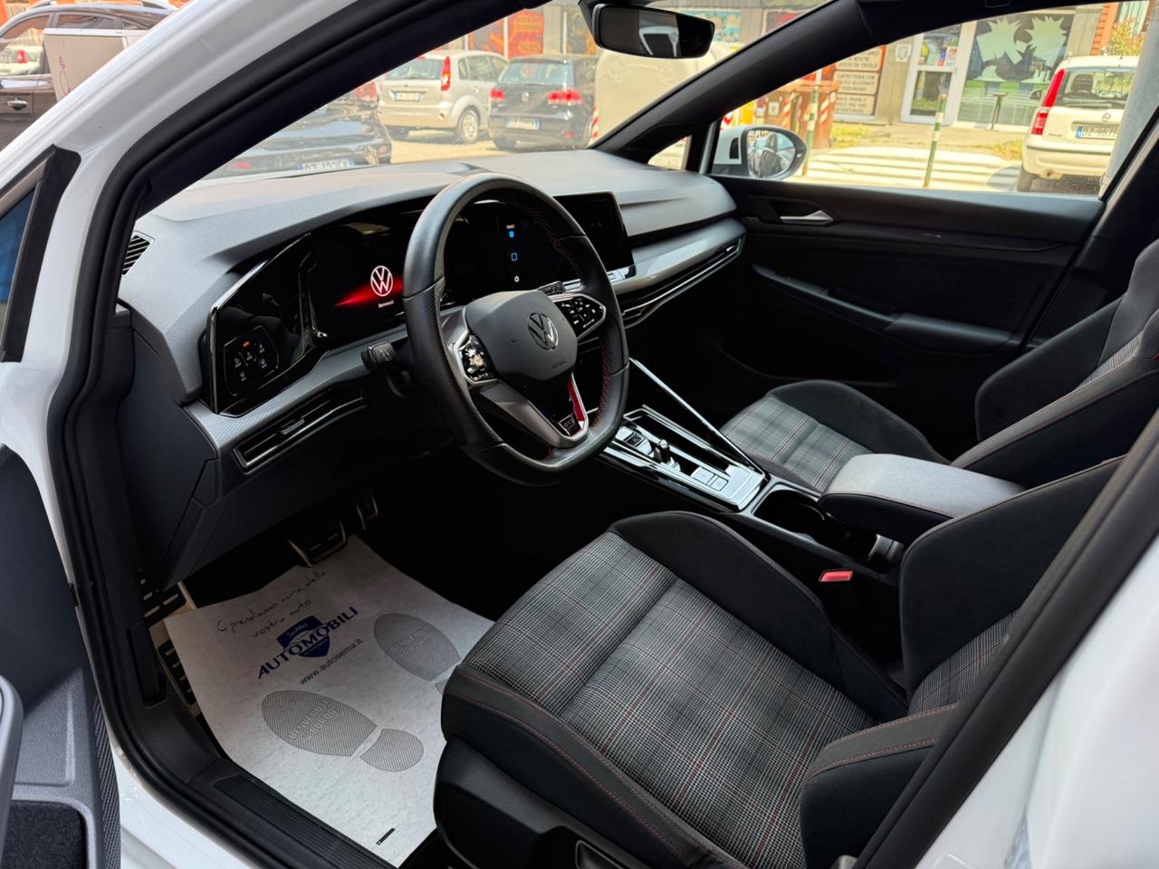 Volkswagen Golf GTI 2.0 TSI DSG PERFORMANCE