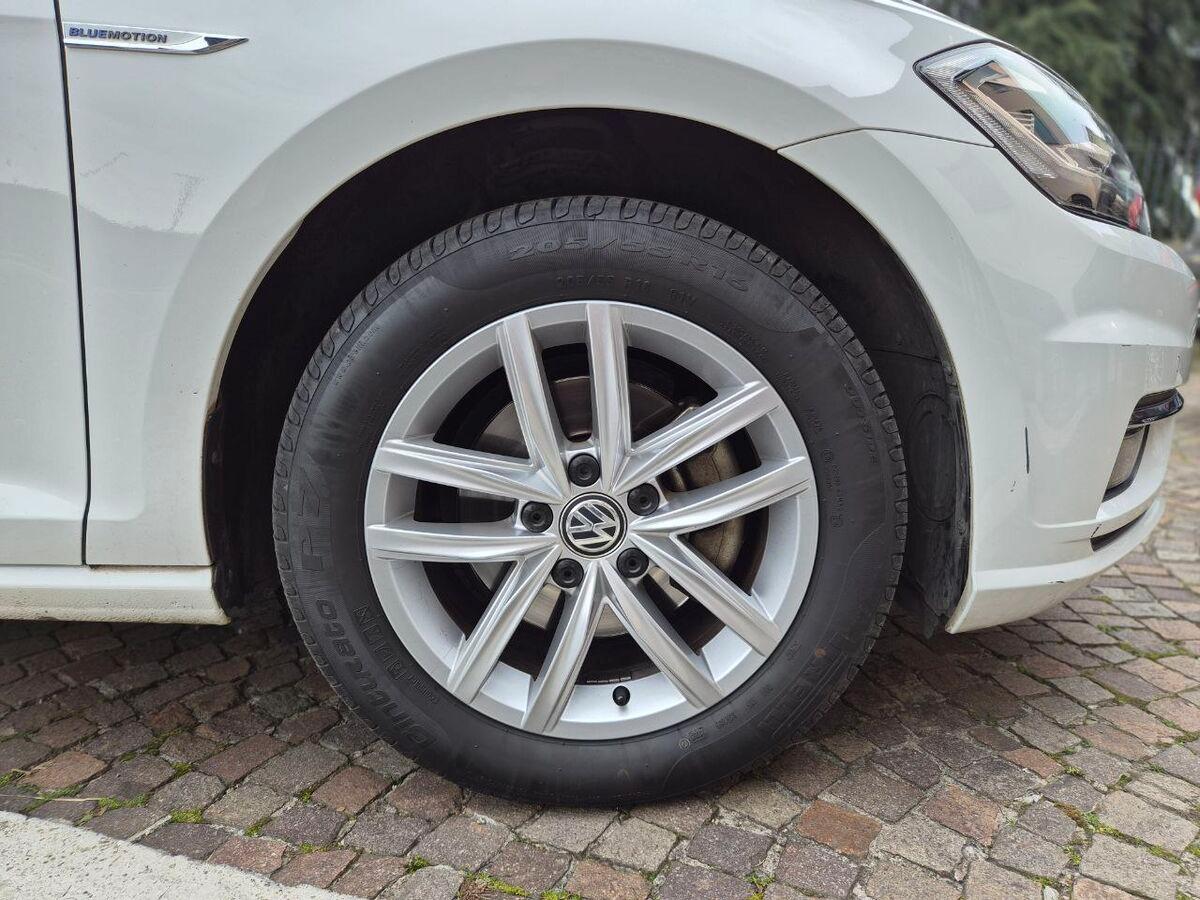 Volkswagen Golf 1.5 tgi Highline 130cv