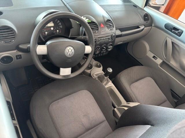 Volkswagen New Beetle 1.4 16V Cabrio