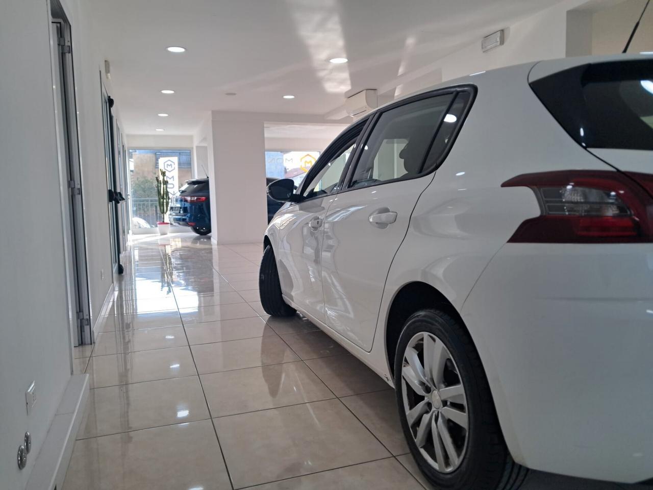 Peugeot 308 BlueHDi 120 S&S Business