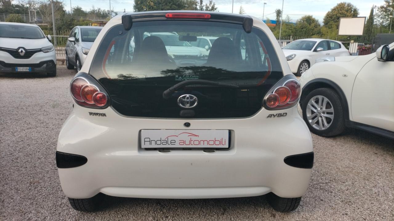 Toyota Aygo 1.0 12V VVT-i 5 porte Active Connect