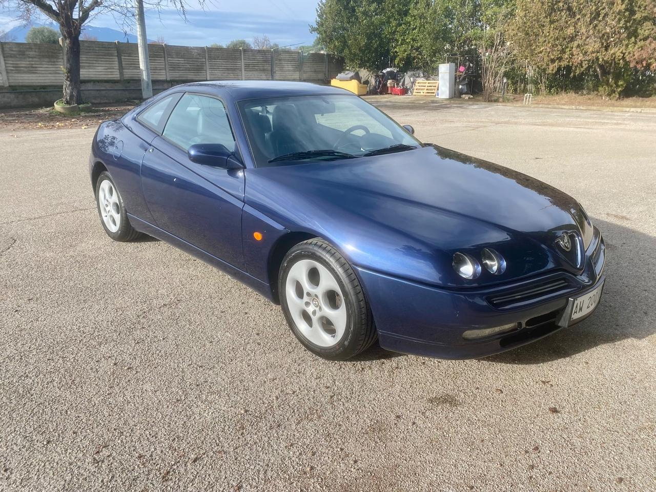 Alfa Romeo GTV 2.0 COUPÉ