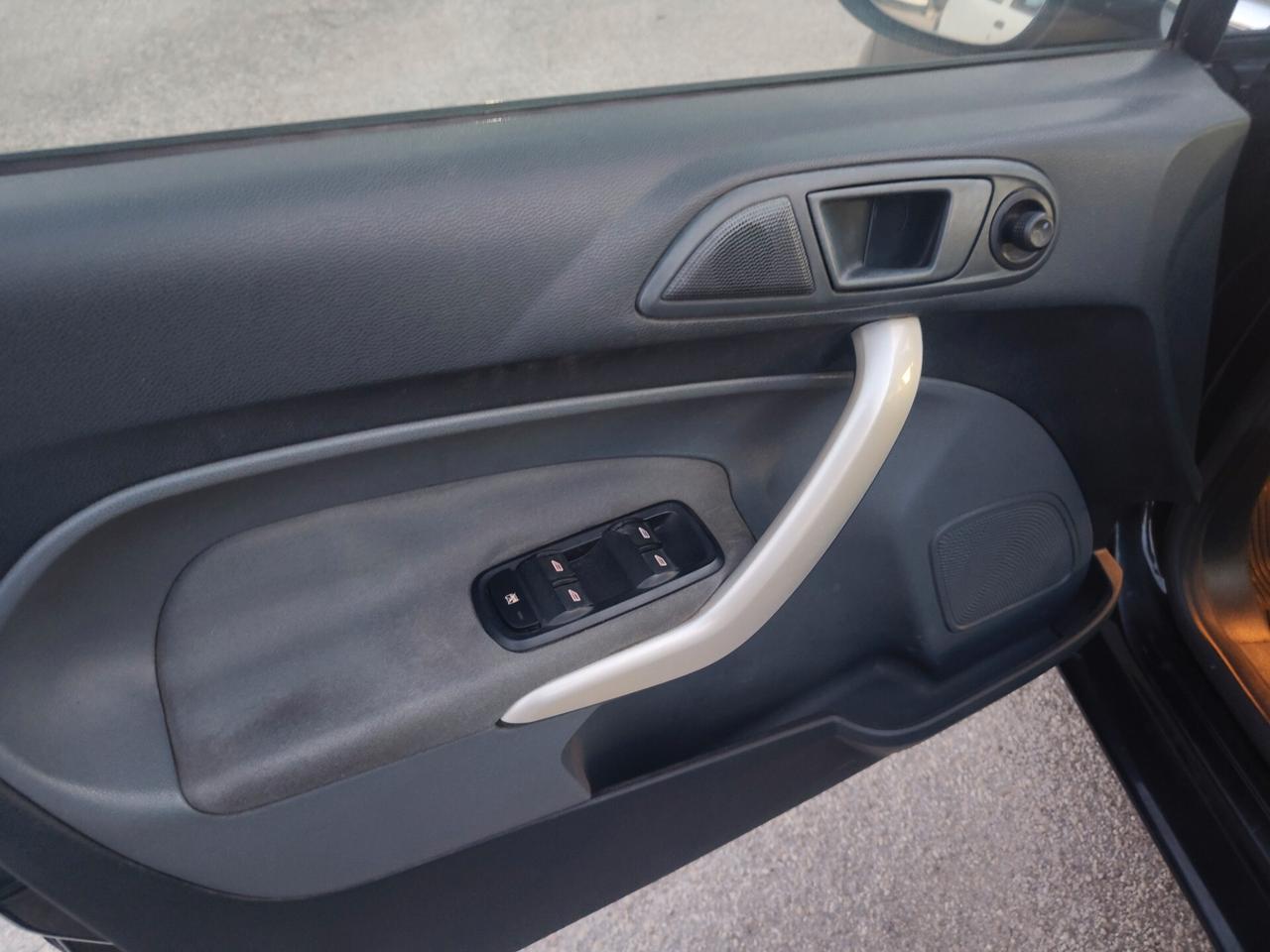 Ford Fiesta 1.2 Titanium 5p GPL
