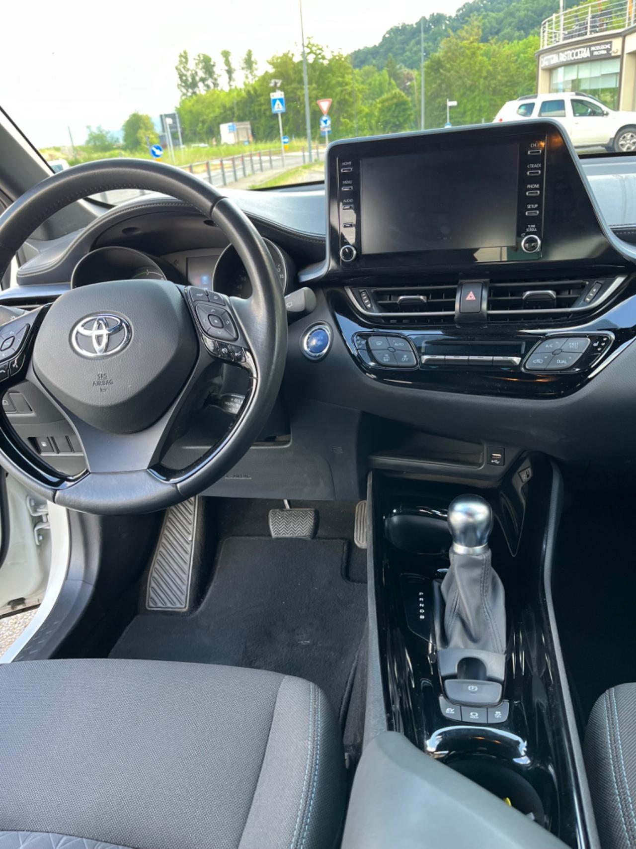 Toyota C-HR 1.8 Hybrid E-CVT Trend