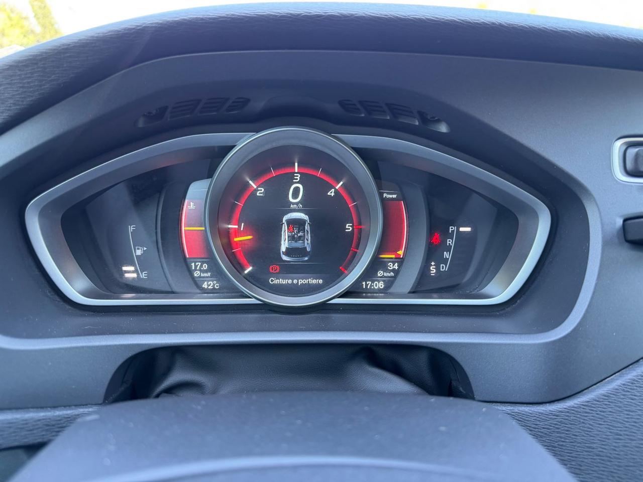 Volvo V40 Kinetic 2.0 D3 #9721