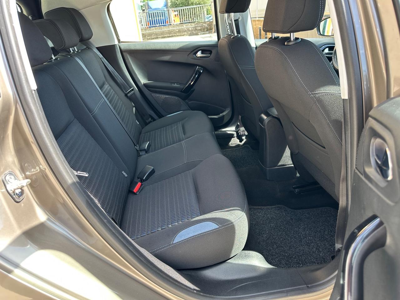 Peugeot 208 1.2 VTi 82 CV 5 porte Access