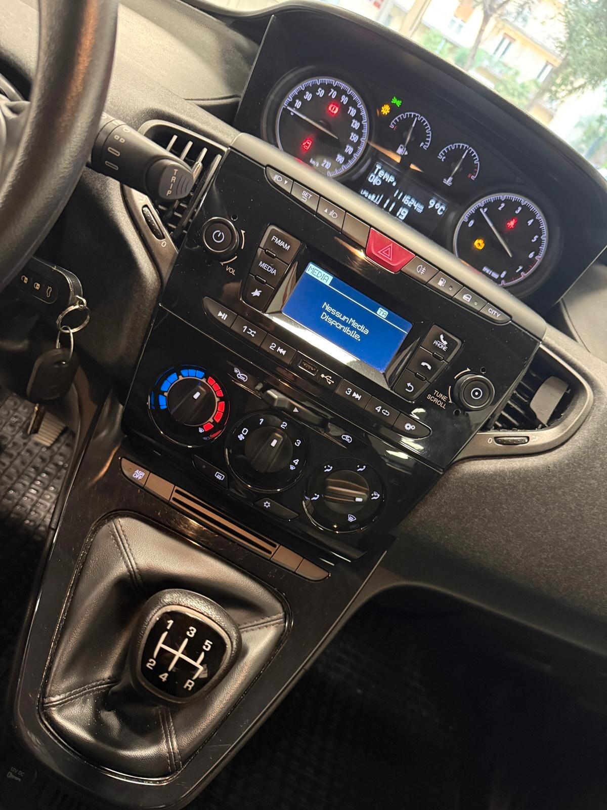 Lancia Ypsilon 1.2 69 CV 5 porte GPL Ecochic Gold