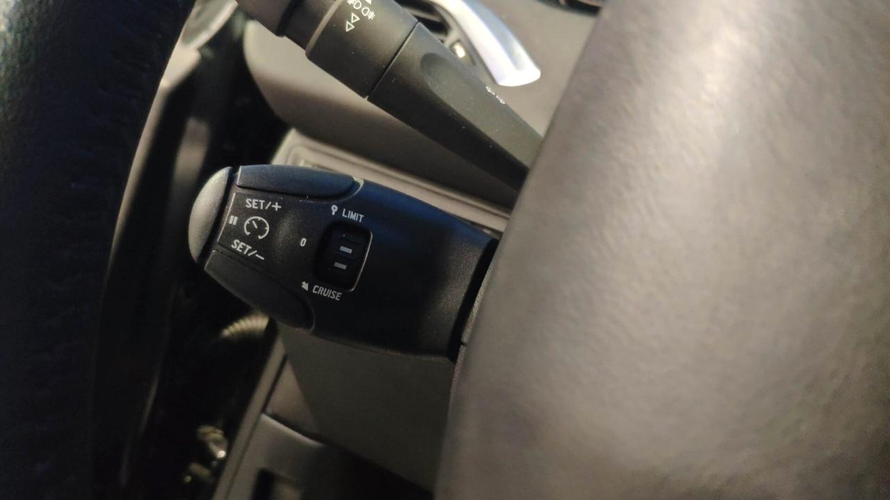 Peugeot 208 1200cc Benz 82 CV 5P