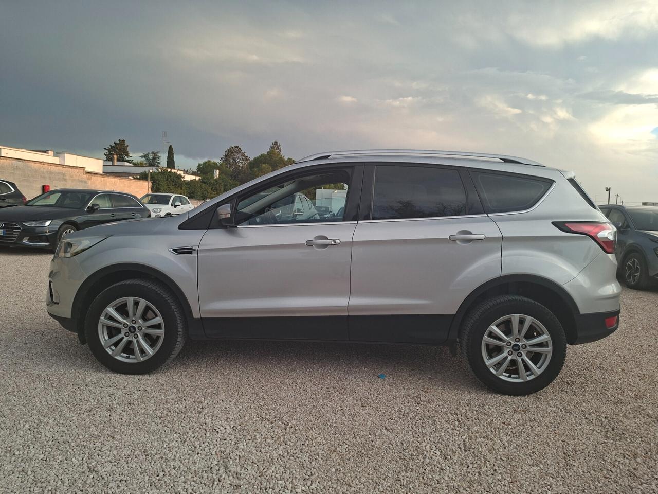 Ford Kuga 2.0 TDCI 120 CV Titanium*NAVI*LED*CRUISE