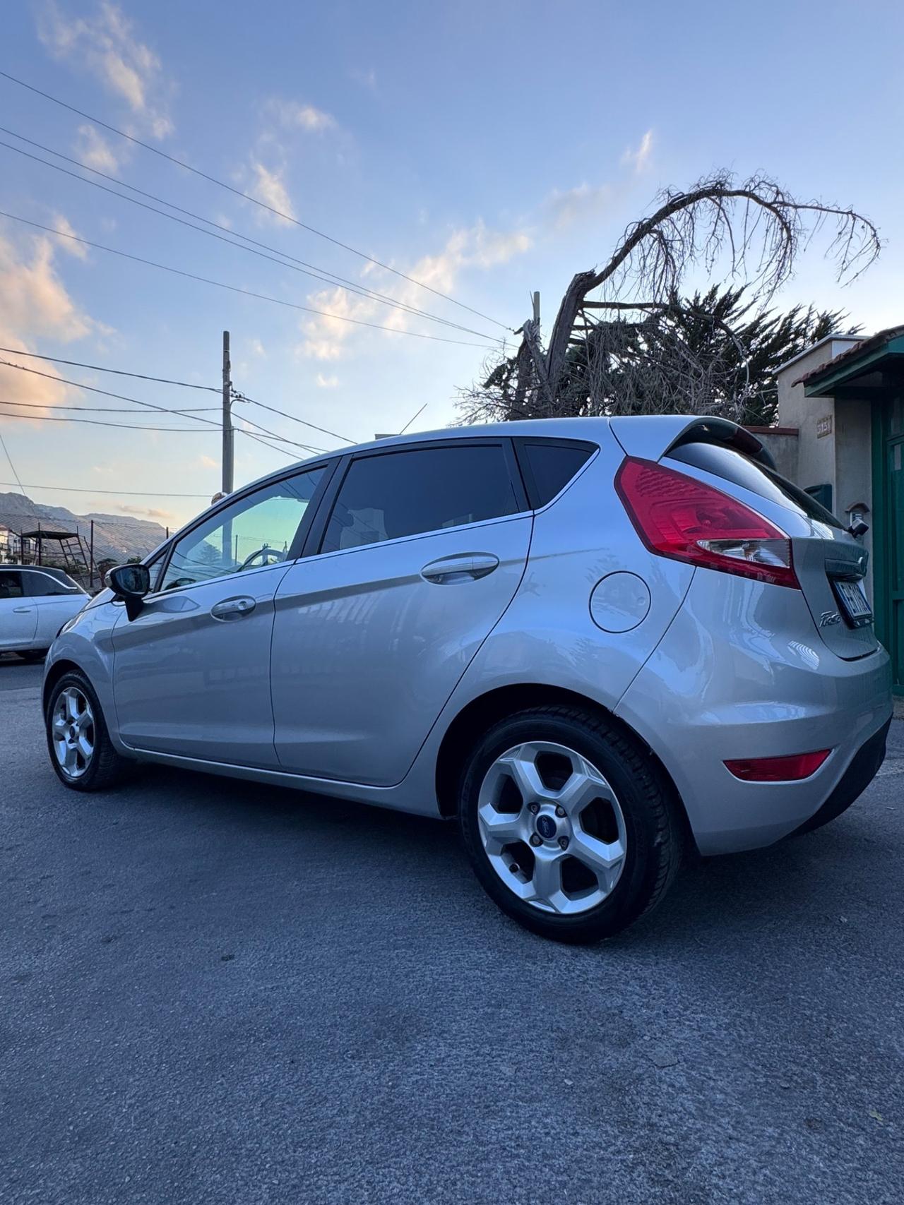 Ford Fiesta 1.4 TDCi 5p. Titanium