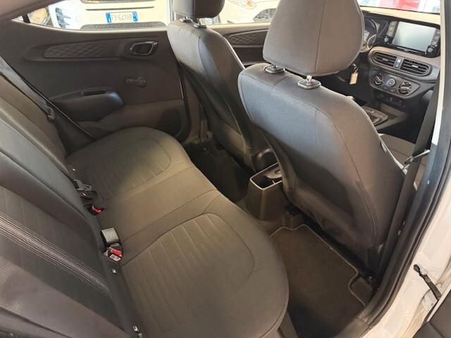 HIUNDAY I10 1.0 BENZINA TECH FULL OPTIONALS ADATTA A NEO PATENTATI