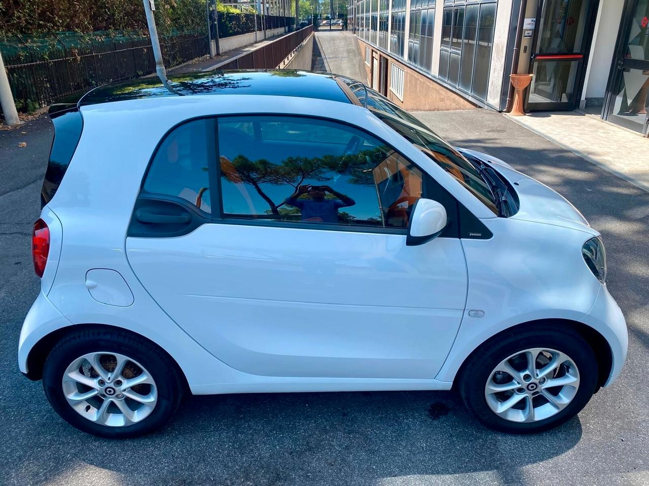 Smart ForTwo PASSION -TETTO-LED -NAVI-GARANZIA