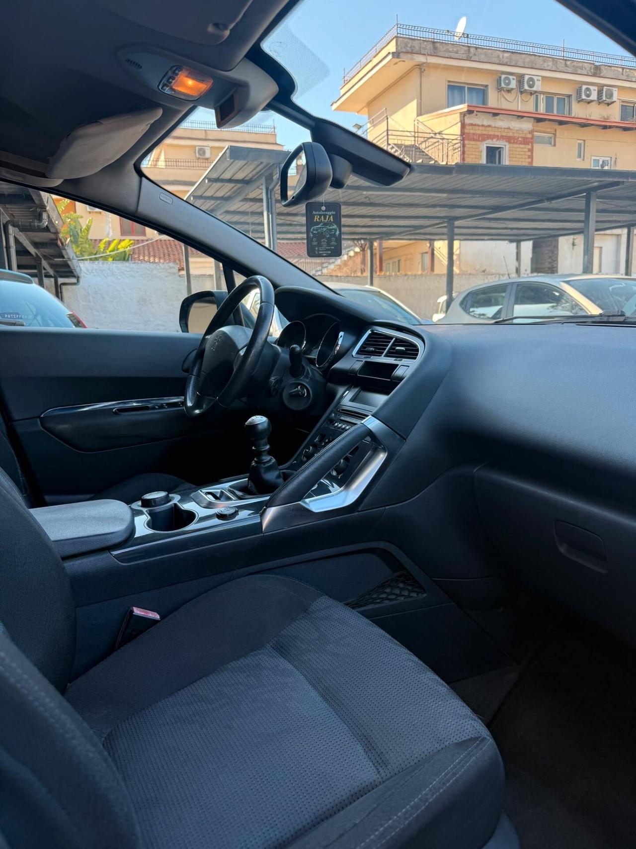 Peugeot 3008 1.6 HDi 112CV Business