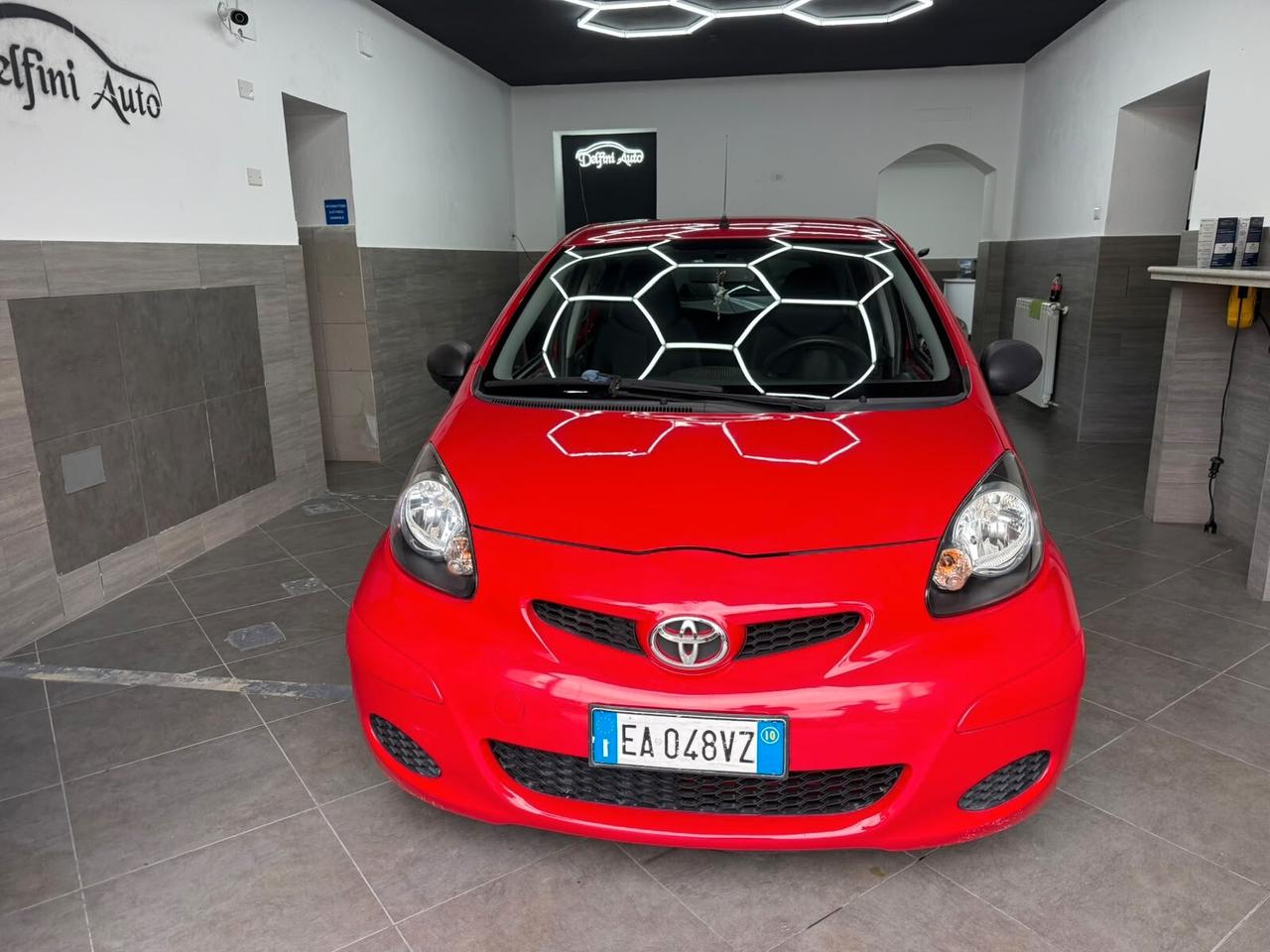 Toyota Aygo 1.0 12V VVT-i 5 porte Now Red Edition