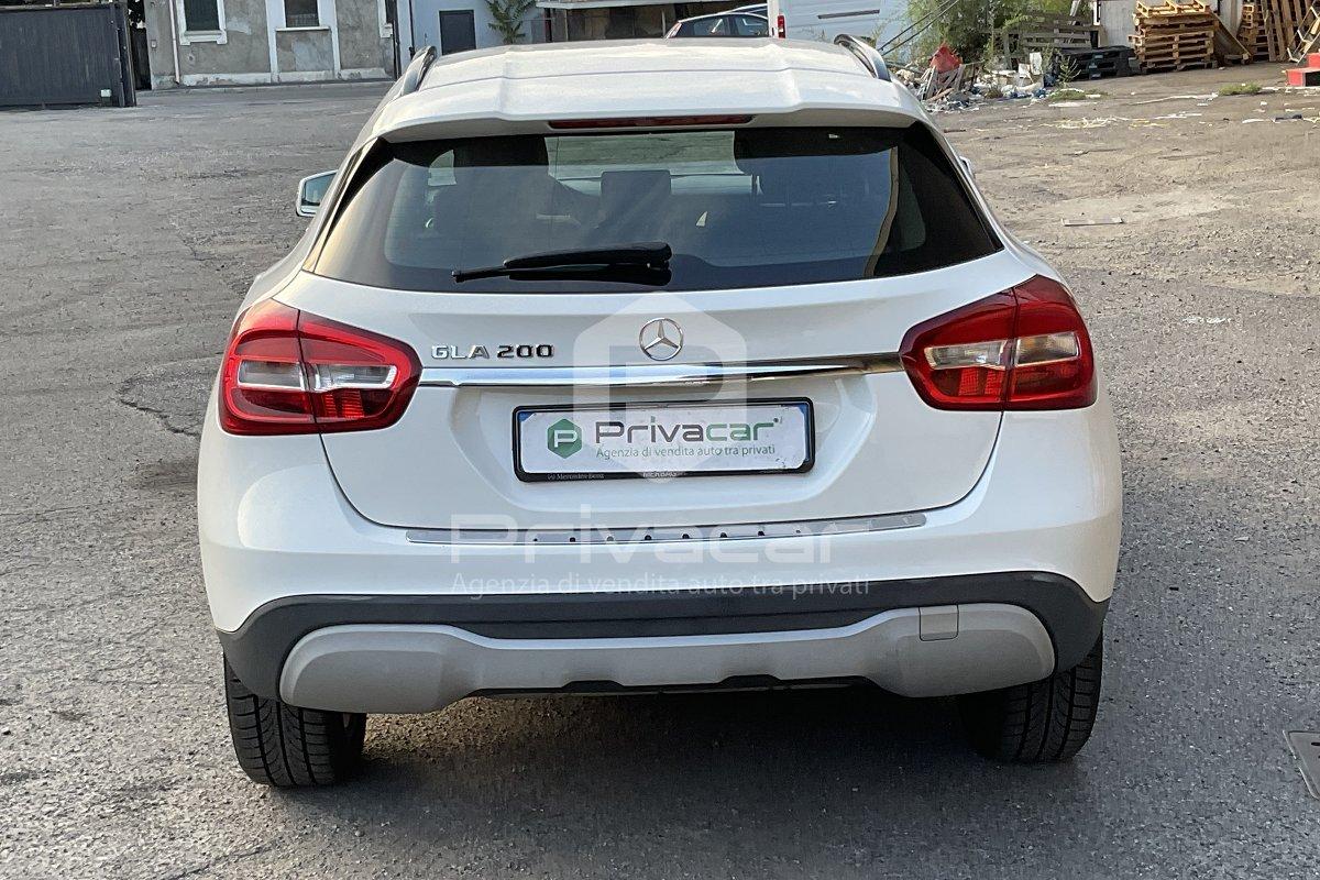 MERCEDES GLA 200 Premium