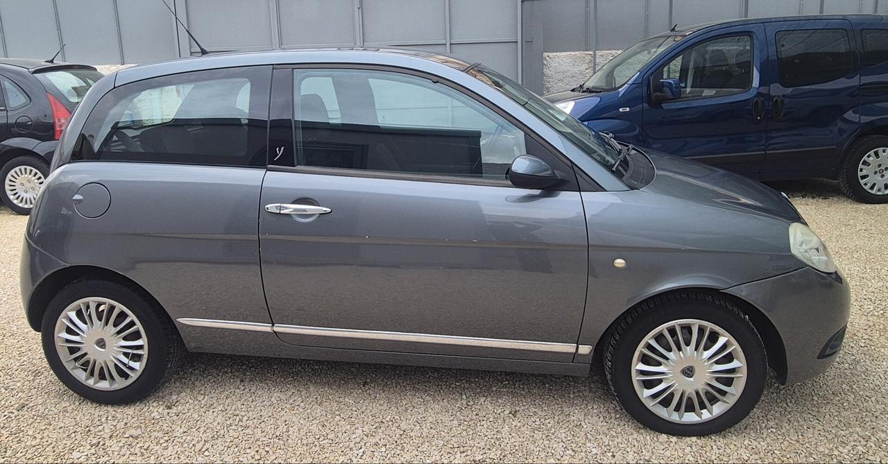 Lancia Ypsilon 1.2 versione oro