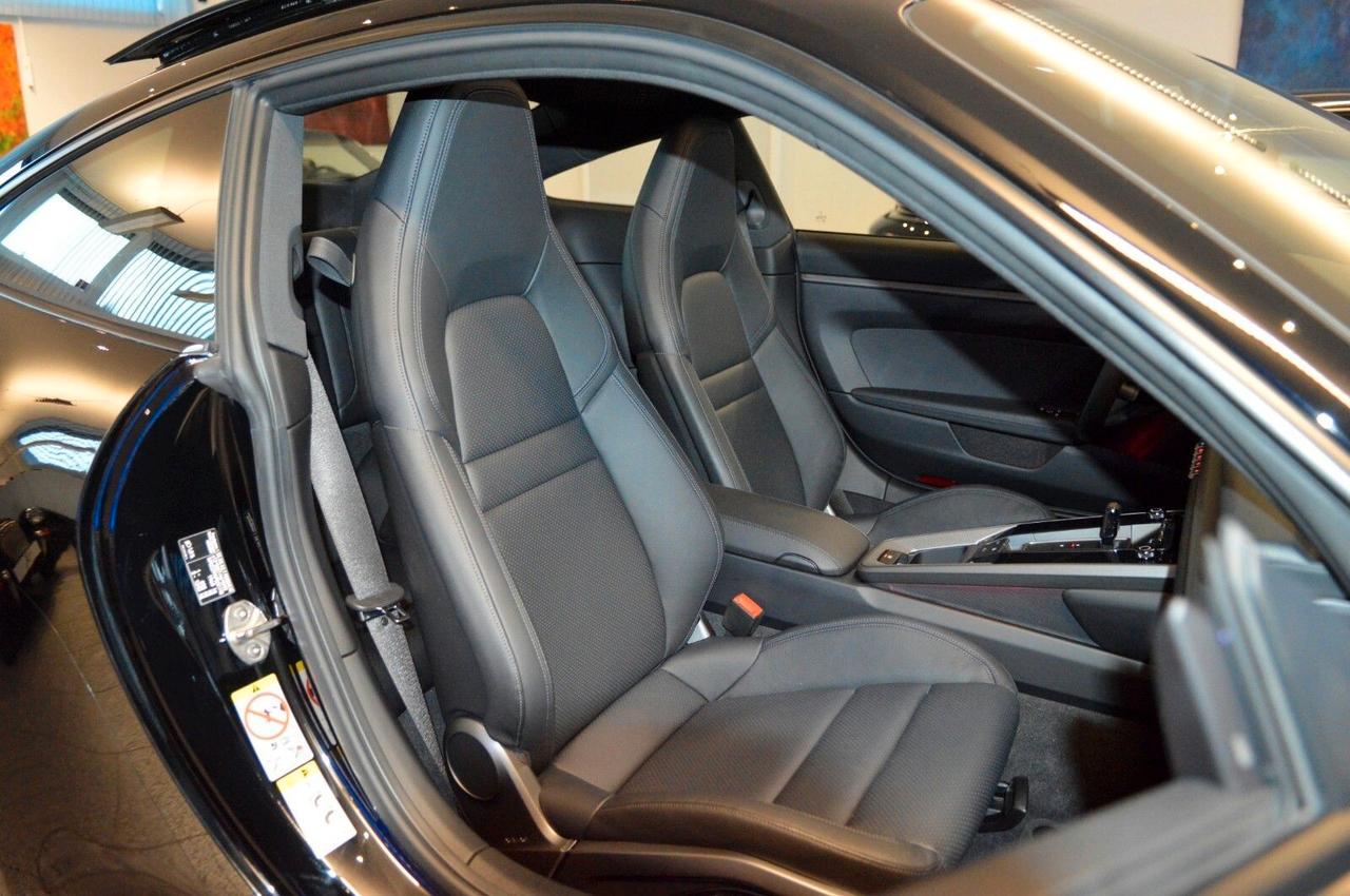 Porsche 911 Carrera