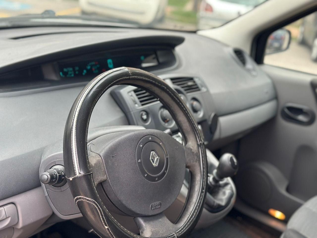 Renault Scenic Scénic 1.9 dCi Confort Dynamique