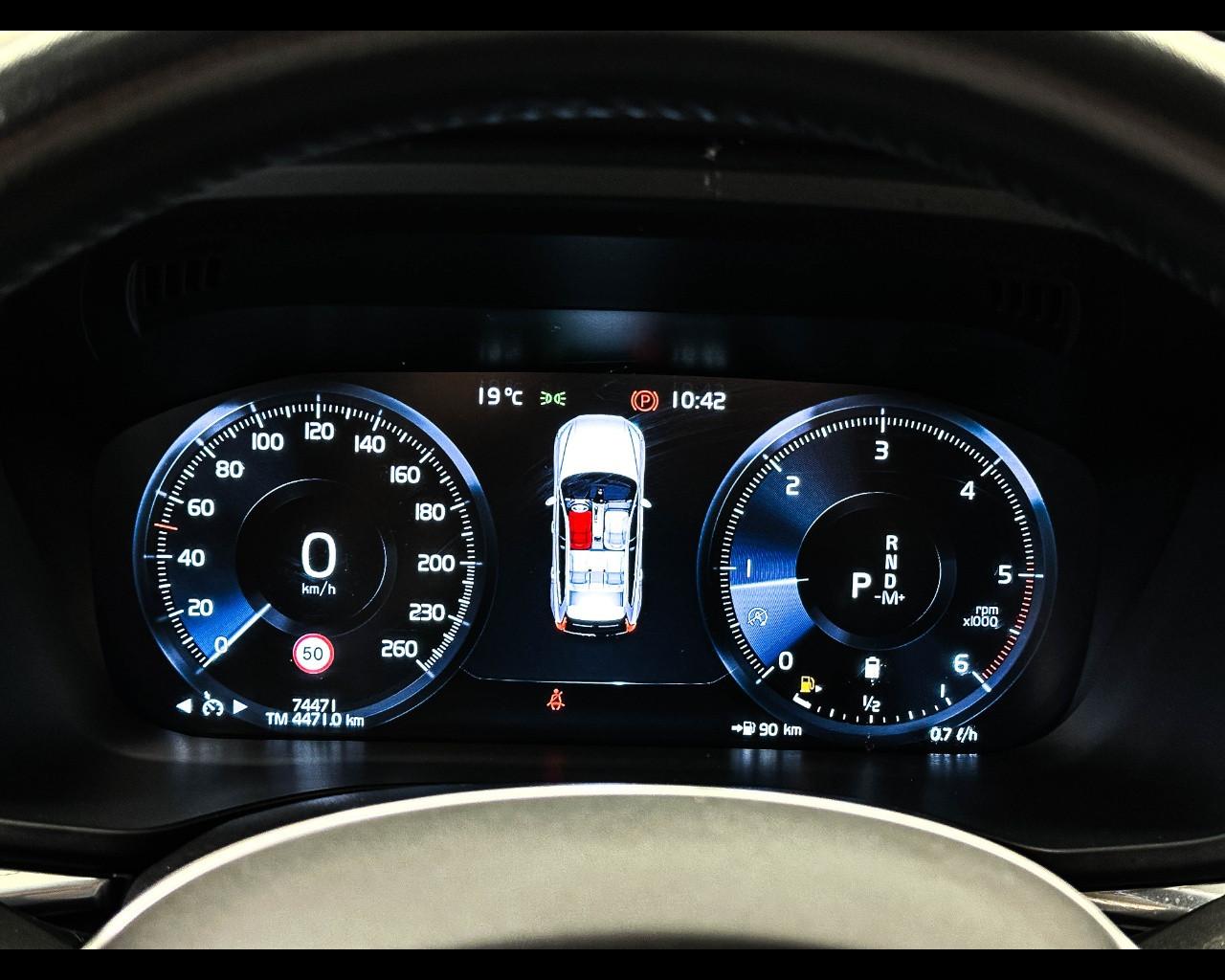 VOLVO XC60 B4 (d) AWD Geartronic Momentum Pro