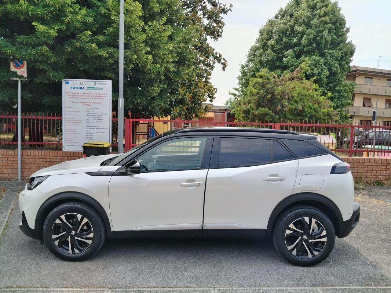 Peugeot 2008 GT 1.5 Blue HDI 110