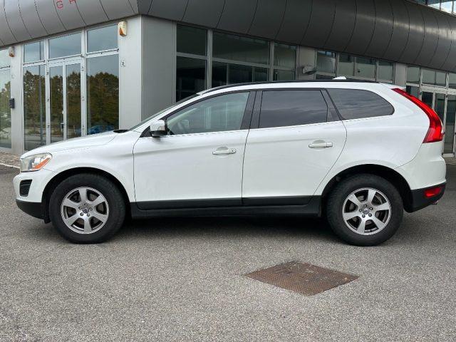 VOLVO XC60 D3 AWD Geartronic Momentum