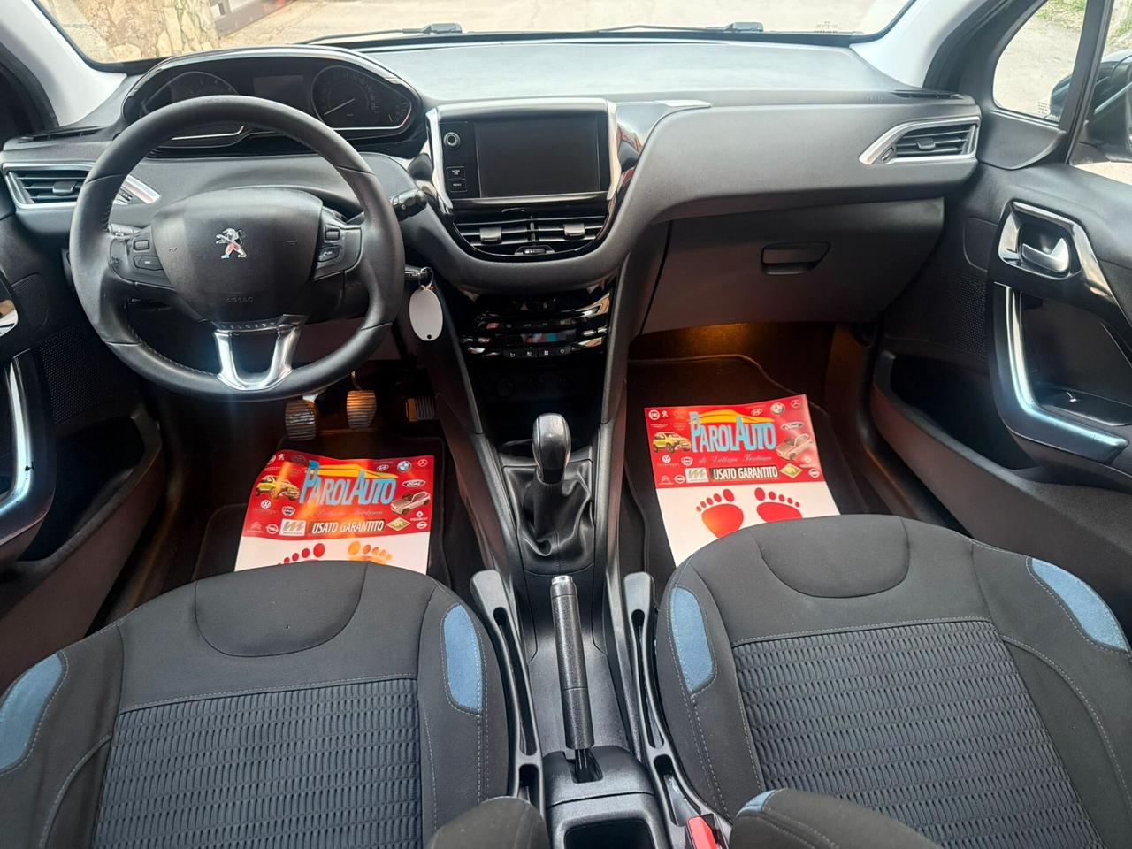 Peugeot 208 1.2 82cv Allure - 2013