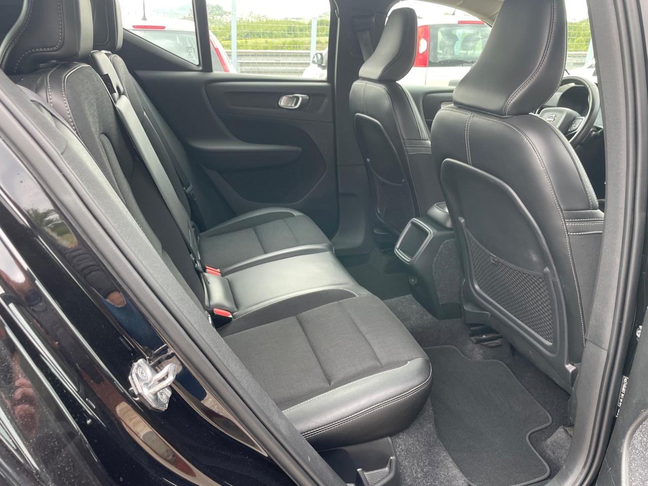 Volvo XC40 D4 AWD Geartronic Business Plus
