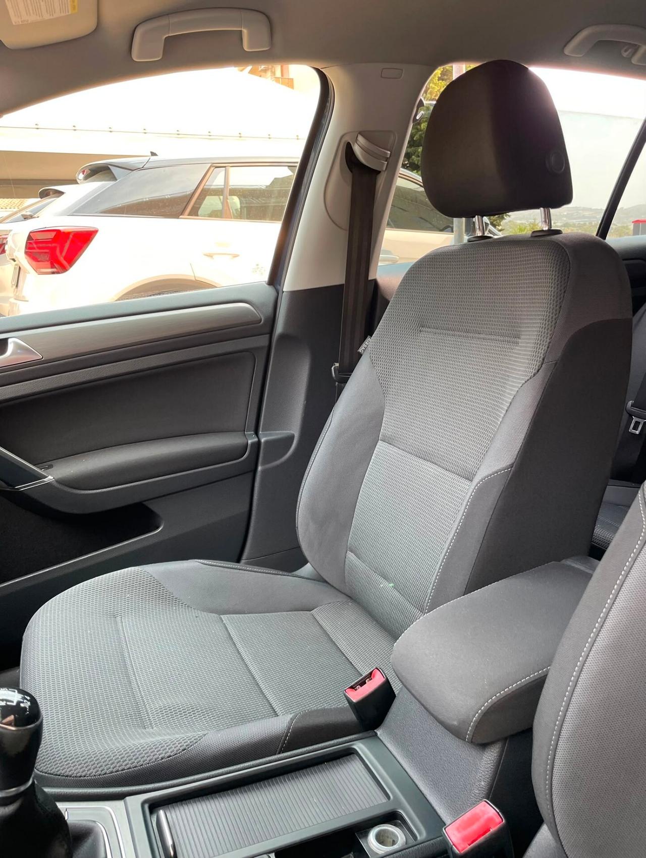 VW Golf 1.6 TDI Highline BlueMotion BUSINESS